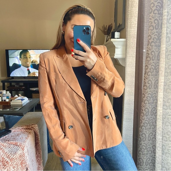 SMYTHE | DB TUCK IN BLAZER IN BROWN SIZE: 2 - Picture 2 of 8